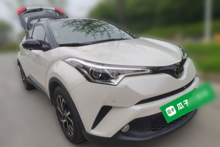 Toyota C-HR 2020 — фото 3