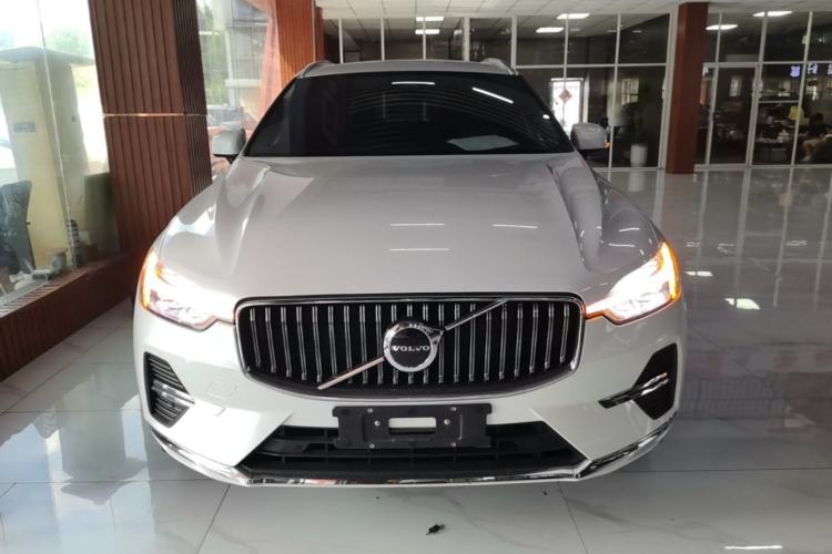 Volvo XC60 2023 — фото 2
