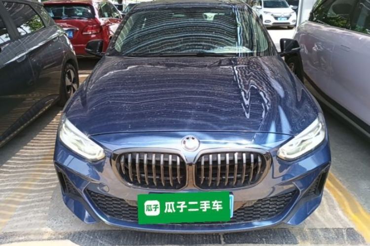 BMW 120i 2021 — 2