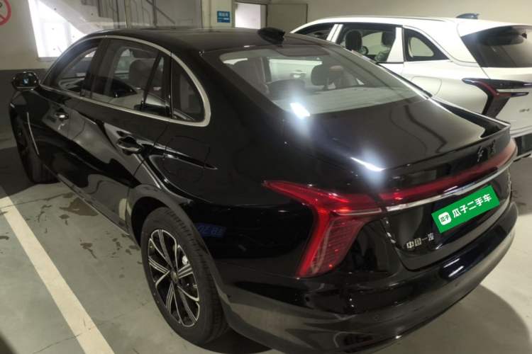 Hongqi H5 PHEV 2025 — 4