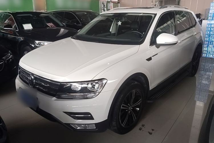 Volkswagen Tiguan L 2020 — фото 1