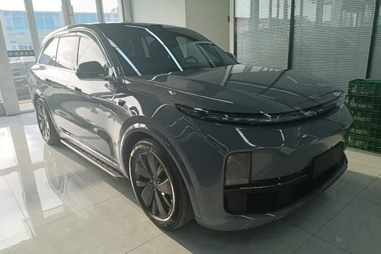 Li Auto L8 2025 — 3