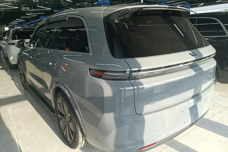 Li Auto L8 2025 — 4
