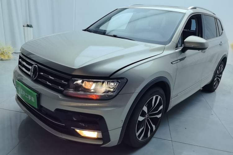 Volkswagen Tiguan L 2021 — фото 1