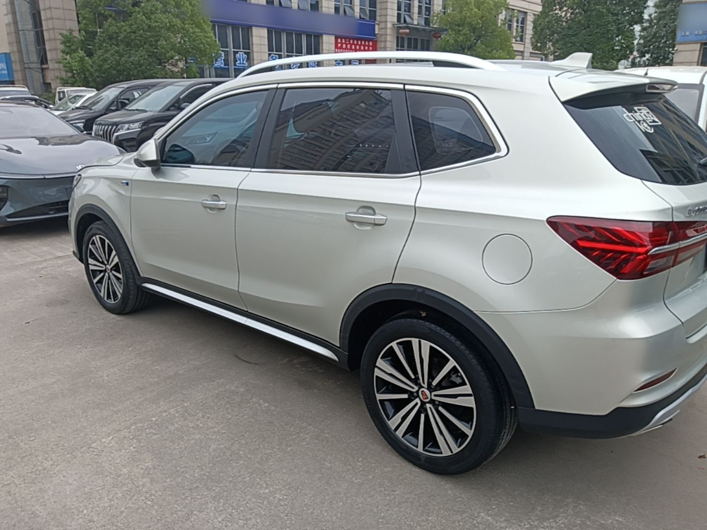 Roewe rx5 2020 — фото 4