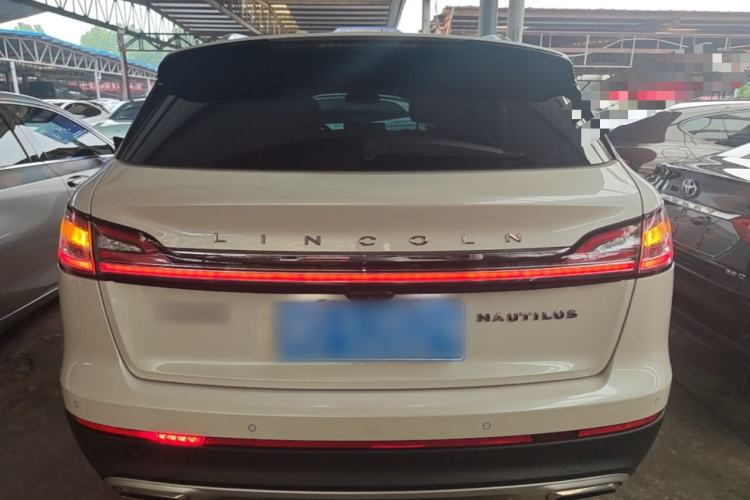 Lincoln Nautilus 2021 — 5