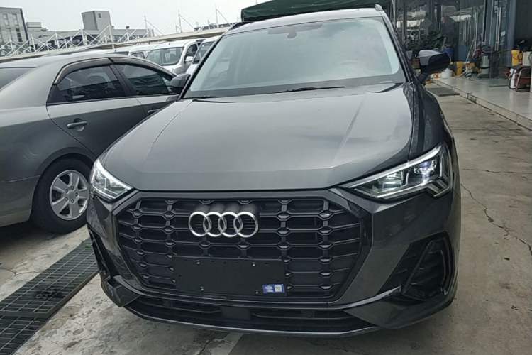 Audi Q3 2023 — 2