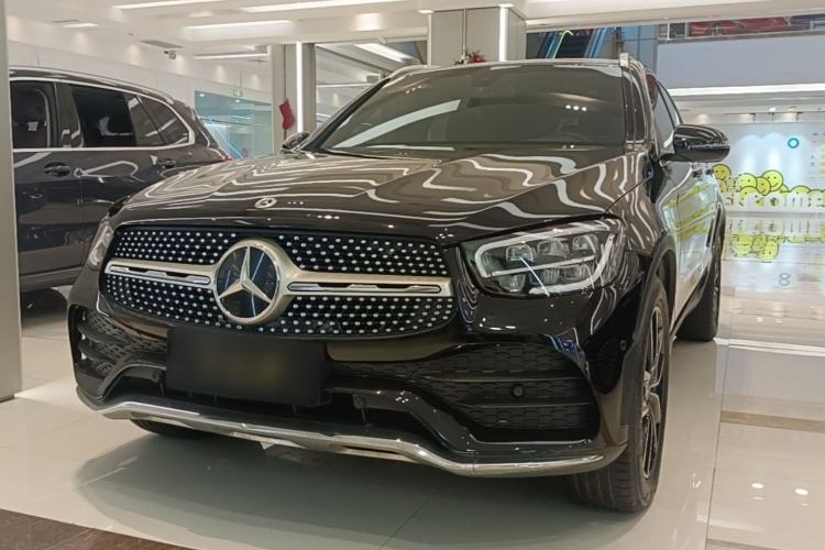 Mercedes-Benz GLC 260 L 2022 — фото 1