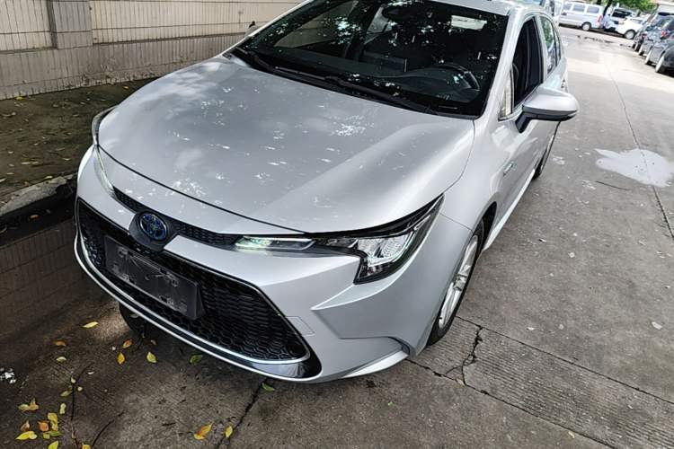 Toyota Corolla 2021 — фото 1