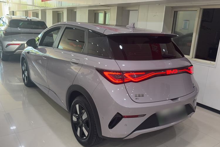 BYD Dolphin 2025 — 5