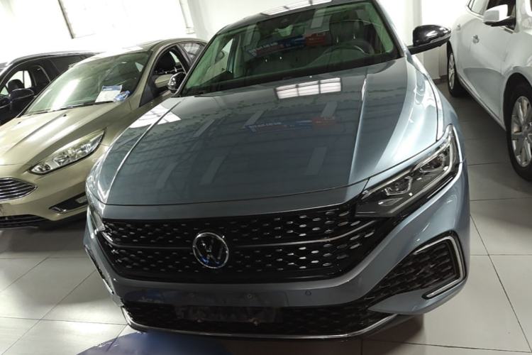 Volkswagen Passat 2023 — 2