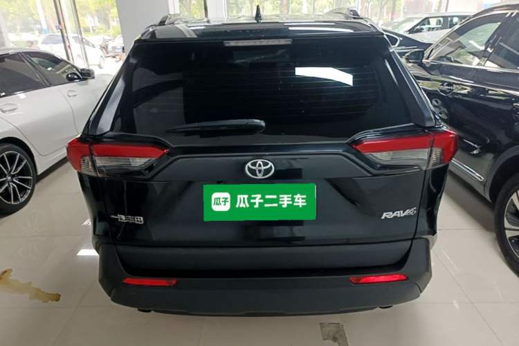 Toyota RAV4 2023 — 5
