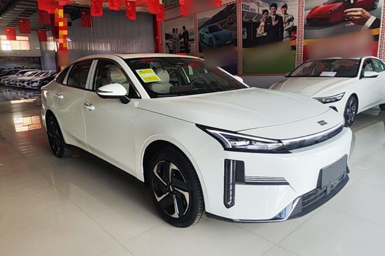 Geely Galaxy L6 2025 — 3
