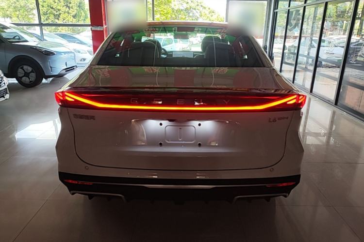 Geely Galaxy L6 2025 — 5