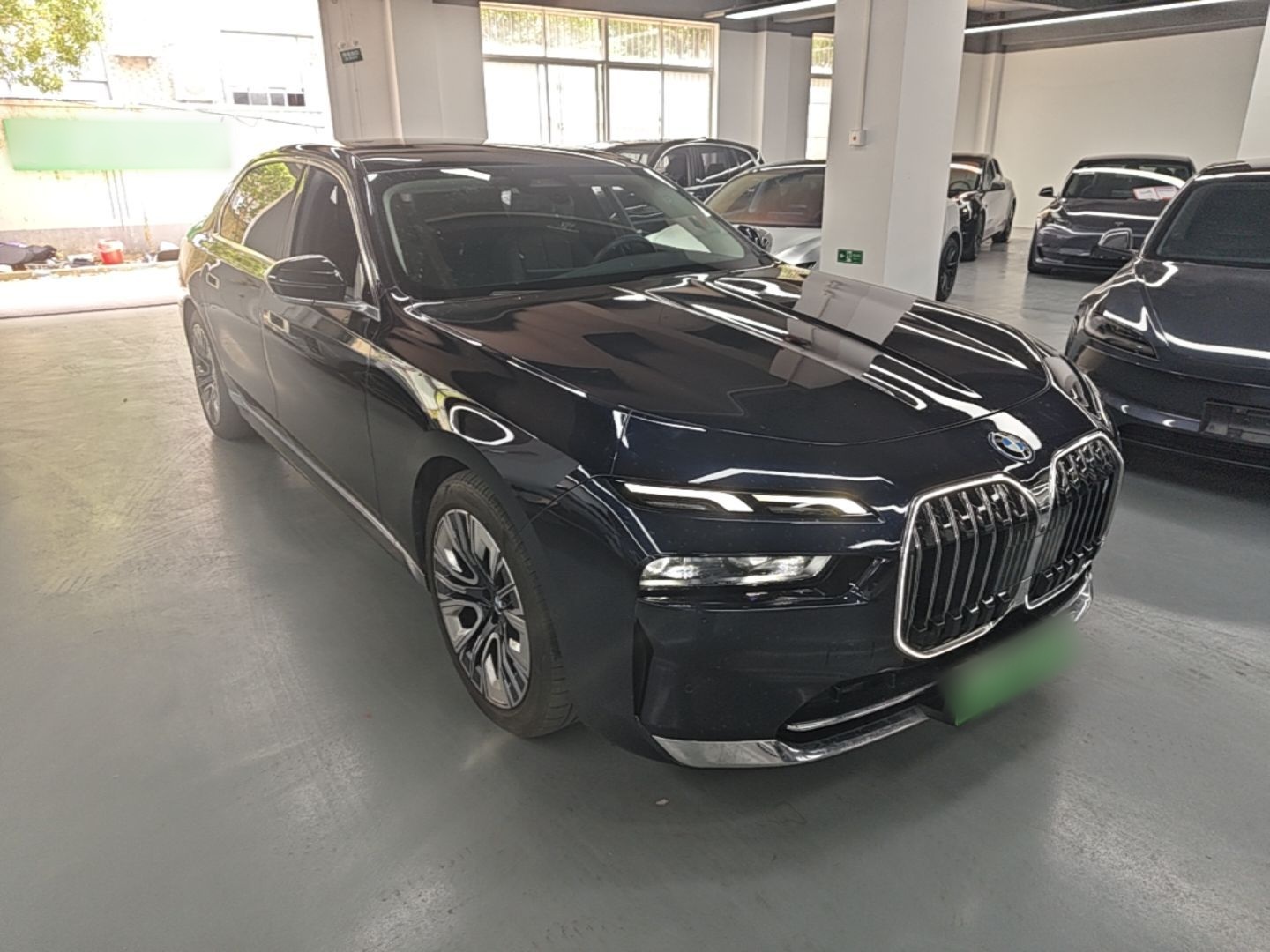 BMW i7 2023 — фото 3