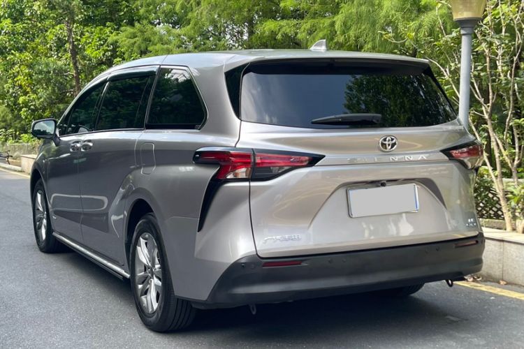 Toyota Sienna 2024 — 2