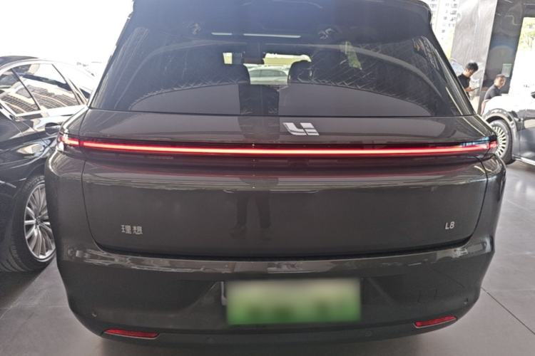 Li Auto L8 2023 — 5