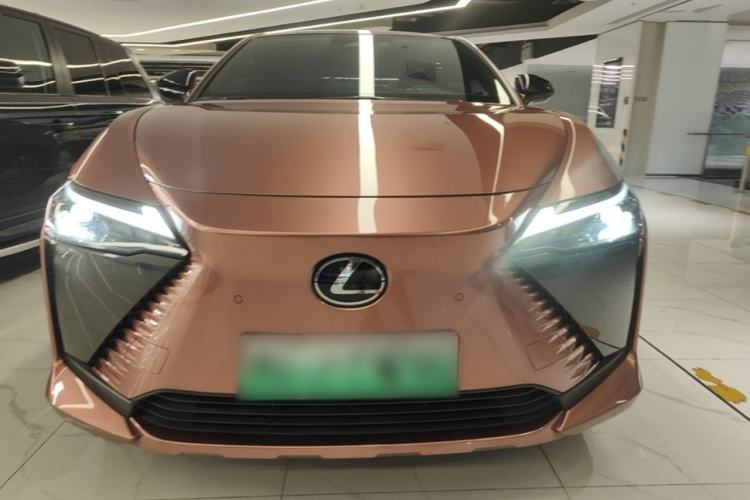 Lexus RZ 450e 2023 — 2