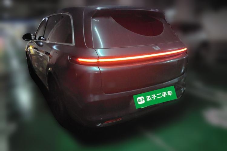 Li Auto L8 2023 — 4