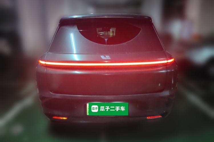 Li Auto L8 2023 — 5