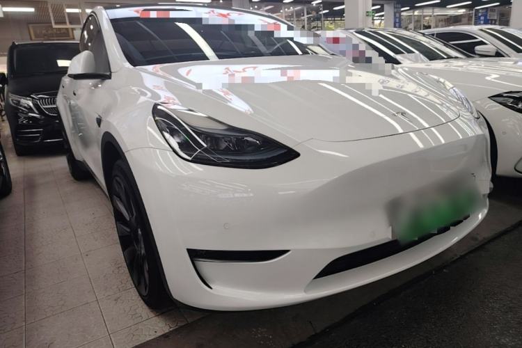 Tesla Model Y 2022 — 3