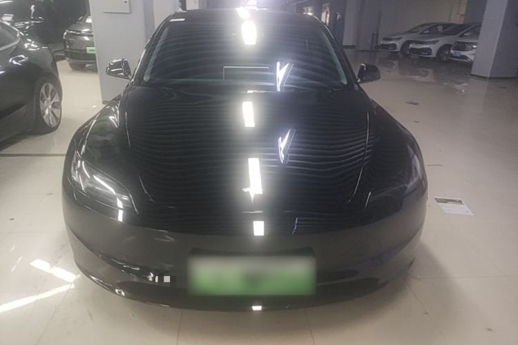 Tesla Model 3 2025 — 2