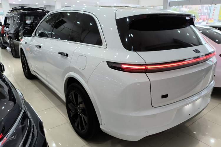 Li Auto L7 2023 — 4