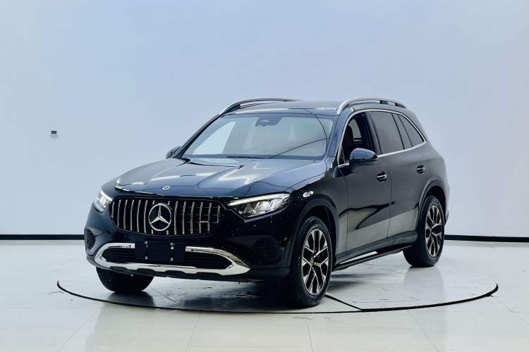 Mercedes-Benz GLC 260 L 2024 — фото 1