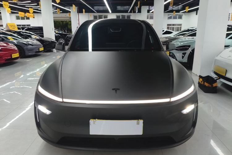 Tesla Model Y L 2025 — 2