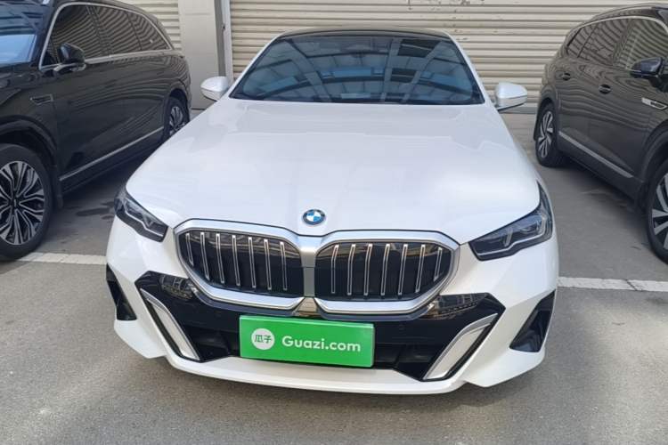 BMW 525Li 2024 — 2