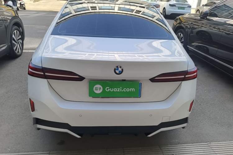 BMW 525Li 2024 — 5