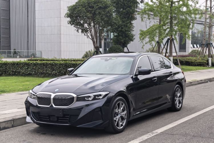 BMW i3 2025 — фото 1