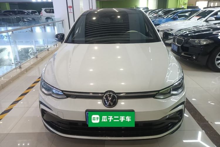 Volkswagen Golf 2021 — 2