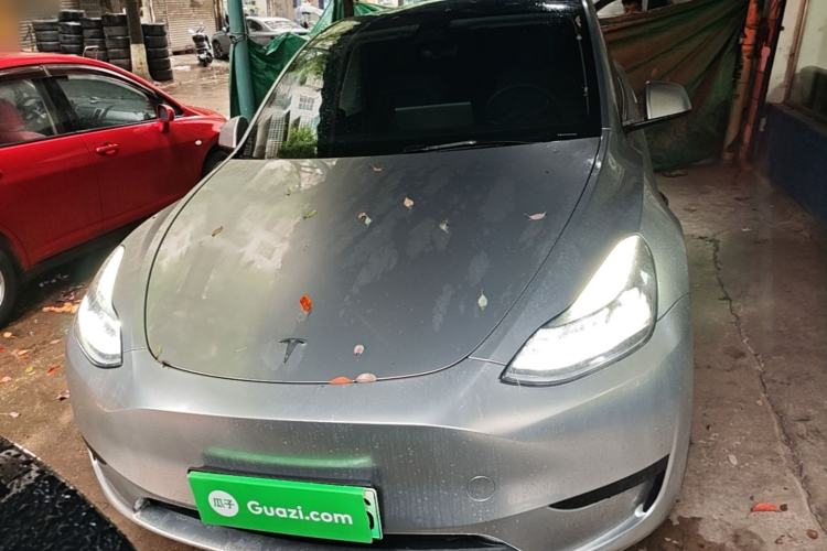 Tesla Model Y 2022 — 2