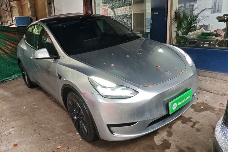 Tesla Model Y 2022 — 3