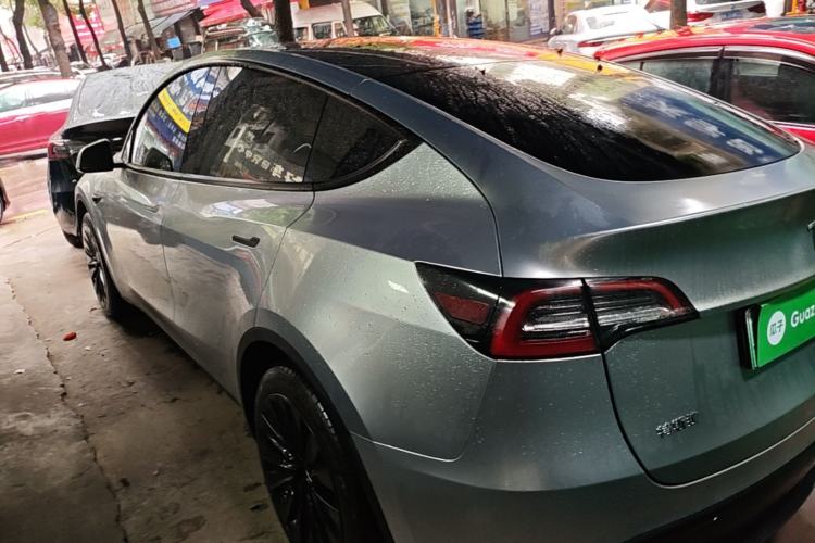 Tesla Model Y 2022 — 4
