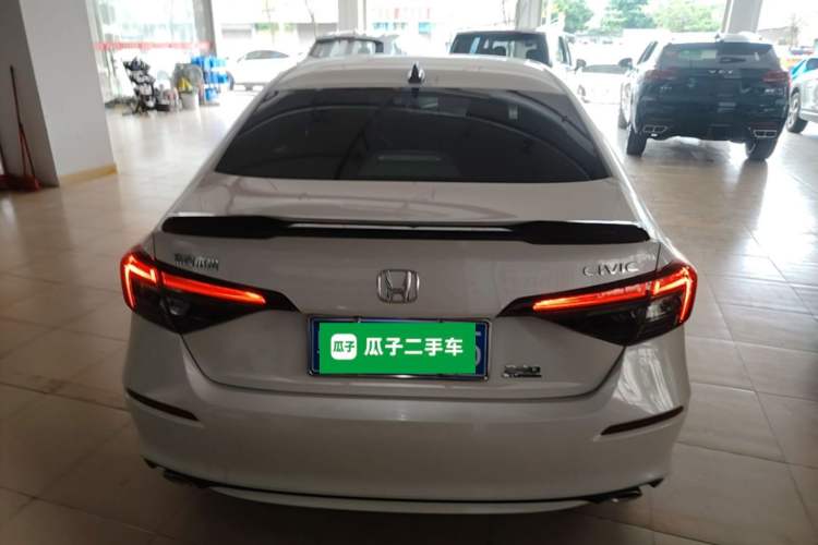 Honda Civic 2025 — 5