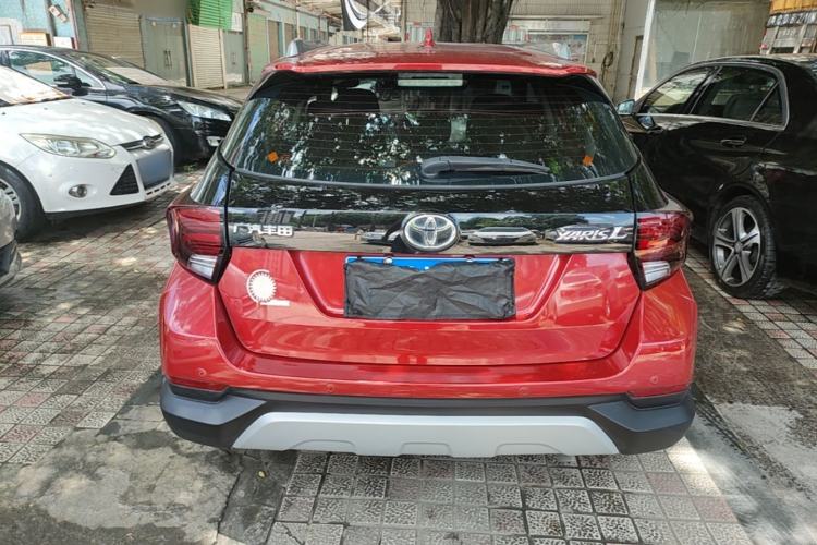 Toyota Yaris 2022 — 5