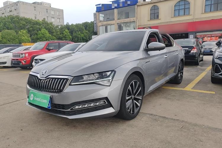 Skoda superb 2023 — фото 1