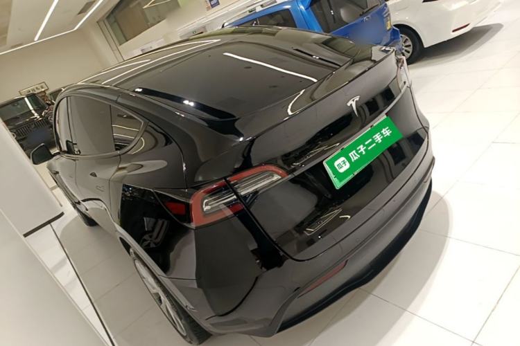 Tesla Model Y 2022 — 4
