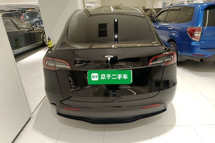 Tesla Model Y 2022 — 5