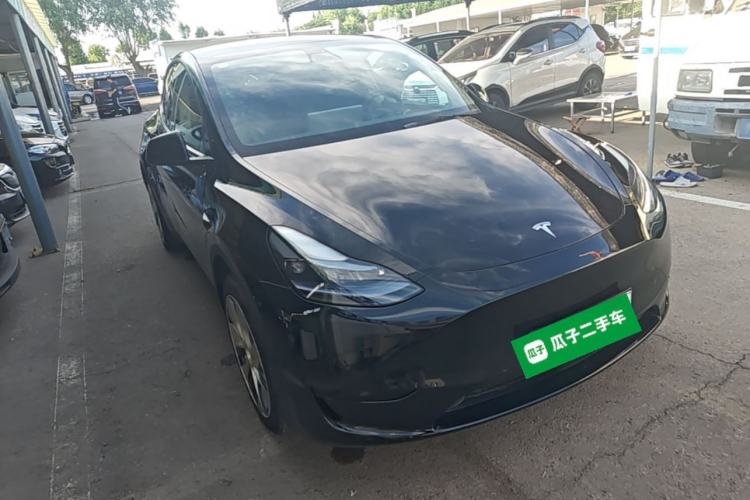 Tesla Model Y 2022 — 3