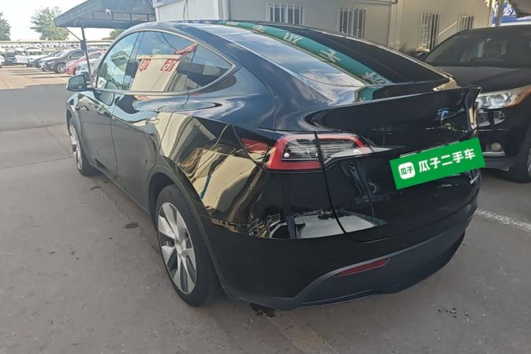 Tesla Model Y 2022 — 4