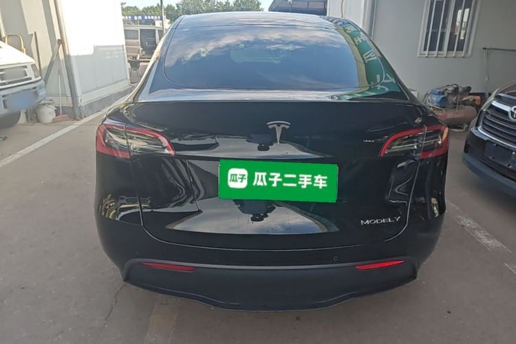 Tesla Model Y 2022 — 5