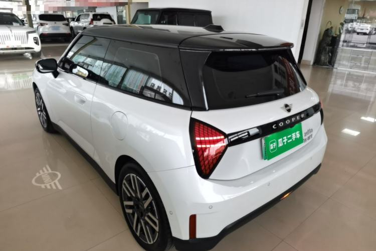 MINI Cooper 2025 — 4