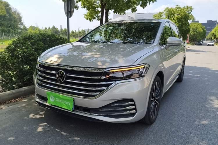 Volkswagen viloran 2023 — фото 1