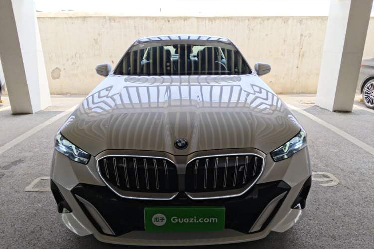 BMW i5 2025 — фото 2