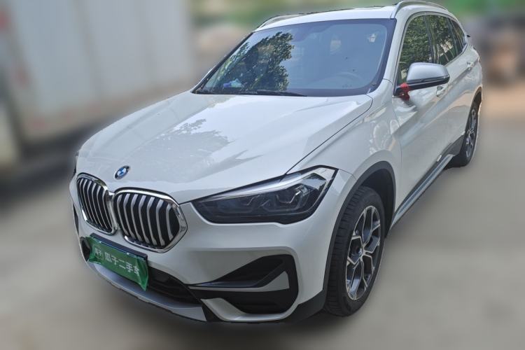BMW X1 2022 — фото 1