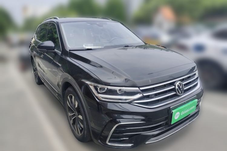 Volkswagen Tiguan L 2023 — фото 3