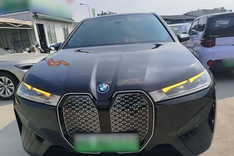 BMW iX 2022 — 2